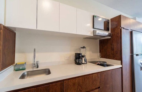 La Veleta Apartment | Cozy Retreat with Private Pool at Moots 204