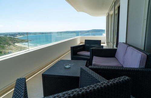 Mnar Apartment | Cozy Apartment with Ocean View and Pool Access