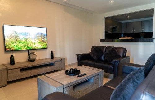 Mnar Apartment | Cozy Apartment with Ocean View and Pool Access