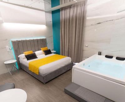 Qualiano Hotel | Elegant Intimity Rooms with Breakfast & Hot Tub Access