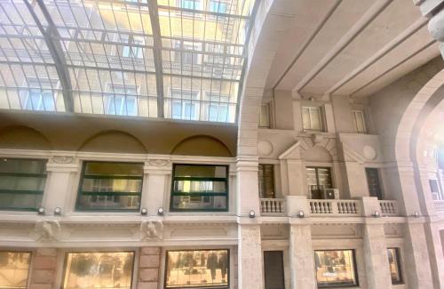 San Babila Apartment | Stylish INTOMILAN Galleria Duomo I Boutique Aparthotel