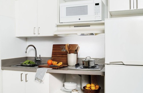 Villas Hotel | Comfortable InTown Suites Extended Stay in Fort Myers