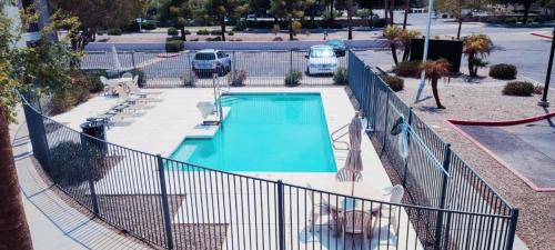 Gilbert Hotel | Budget-Friendly InTown Suites with Pool in Phoenix, AZ