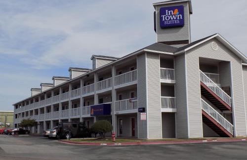 North Lamar Hotel | Convenient InTown Suites Extended Stay in Austin, TX