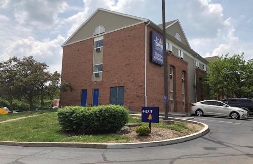 Groesbeck Hotel | Budget-Friendly InTown Suites for Families in Cincinnati