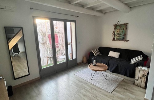 Aigues-Mortes Apartment | Cozy Intra-Muros Apartment with Balcony and Parking Access