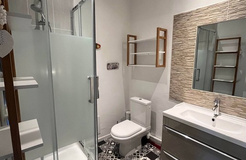 Aigues-Mortes Apartment | Cozy Intra-Muros Apartment with Balcony and Parking Access