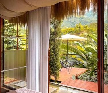 Chinchina Other | Discover Intrepido Glamping: Pet-Friendly with Hot Tub