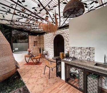 Chinchina Other | Discover Intrepido Glamping: Pet-Friendly with Hot Tub