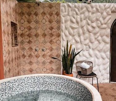 Chinchina Other | Discover Intrepido Glamping: Pet-Friendly with Hot Tub