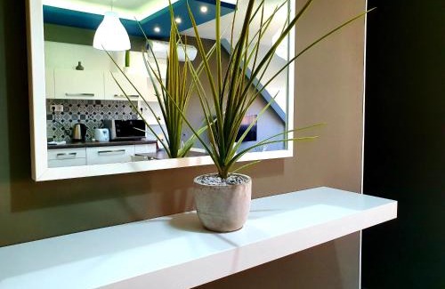 Sarvar Apartment | Highly Rated INTRO Apartman: Ideal for Families