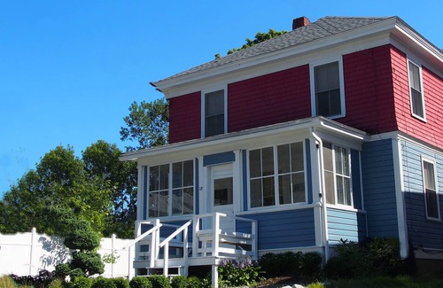 Bar Harbor House | Discover Beach Point Cottage: Walk to Bar Harbor's Best!
