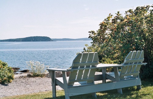 Bar Harbor House | Discover Beach Point Cottage: Walk to Bar Harbor's Best!