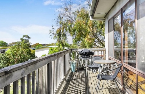 Jan Juc House | Inveray Beach House 11: Relax by the Oceanfront Pool