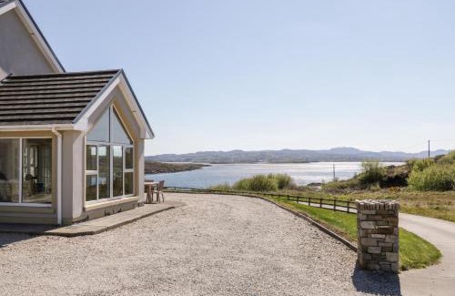 Downings House | Cozy Inverbeg Cottage 1 - Pet and Child Friendly Retreat