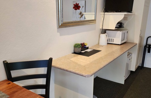 Inverell Hotel | Cozy Inverell Motel: Family-Friendly with Breakfast Included