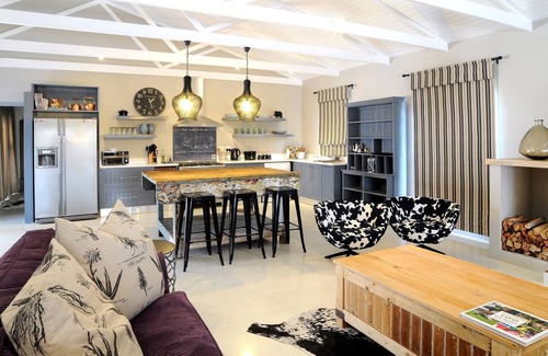 Kenton on Sea House | Experience Inverell Station: Oceanfront Haven with Pool