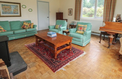 Spean Bridge House | INVERGLOY HOUSE, family friendly, with open fire in Spean Bridge