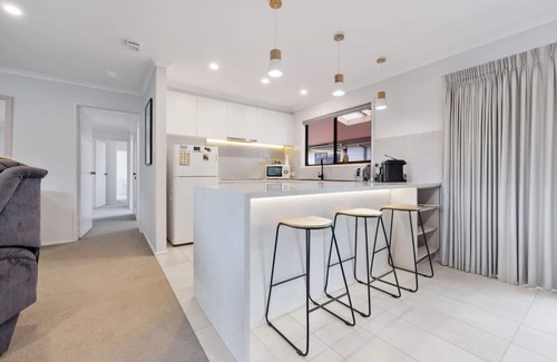 Inverloch House | Inverloch Dual Retreat | Spa Bath | 400m to Beach