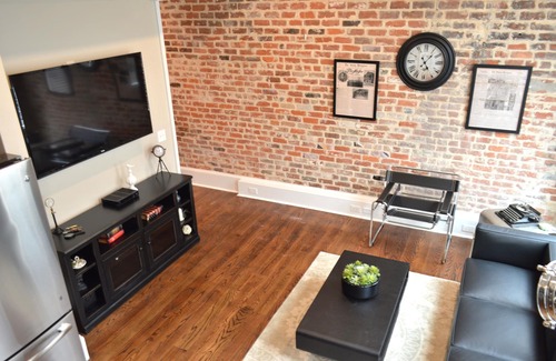 Central Business District Condo | Historic Condo Steps from French Quarter with Unique Amenities