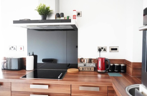 Sheffield Apartment | Cozy 2-Bedroom Apartment in Sheffield | Pet Friendly Stay