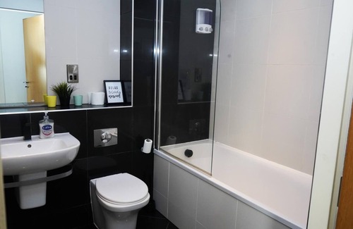 Sheffield Apartment | Cozy 2-Bedroom Apartment in Sheffield | Pet Friendly Stay