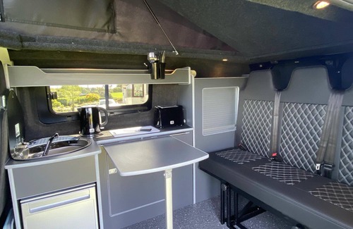 Cylch-Y-Garn Cabin | Family-Friendly 2-Bed Camper in Scenic Holyhead