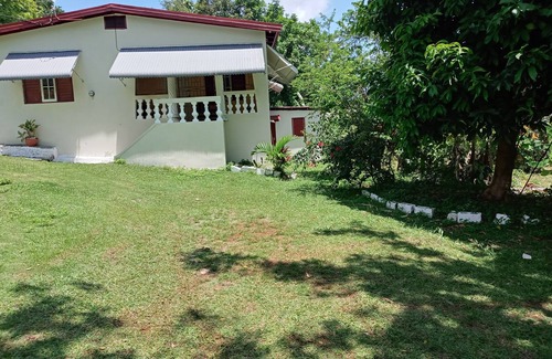 Long Bay House | Cozy 2-Bed House with Ocean View in Fair Prospect