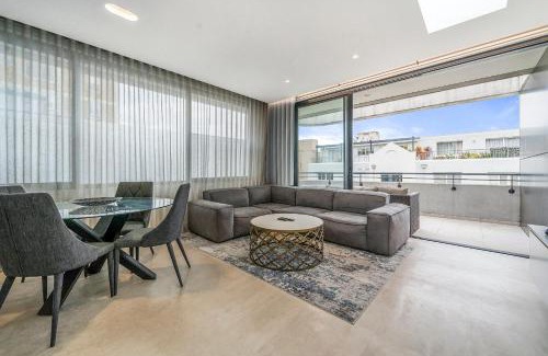 Coogee Apartment | Relax at The Shore 7 Coogee Beach - Family-Friendly Stay