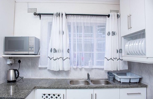 Target Area Apartment | Cozy 3-Bed Apartment with Kid & Pet-Friendly Amenities