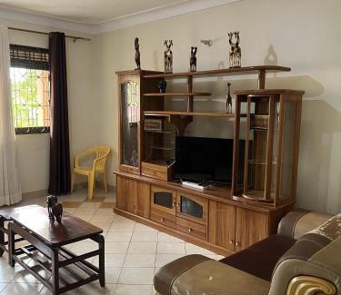 Entebbe House | Family-Friendly 3-Bed House in Akright City Jennifers