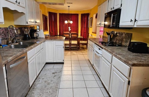 Cordova House | Welcoming 4-Bedroom House in Memphis with AC & WiFi
