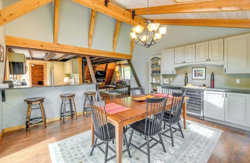 Warren Cabin | Cozy A-Frame Cabin with Saltwater Hot Tub & Spa Amenities