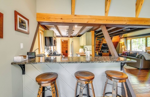 Warren Cabin | Cozy A-Frame Cabin with Saltwater Hot Tub & Spa Amenities