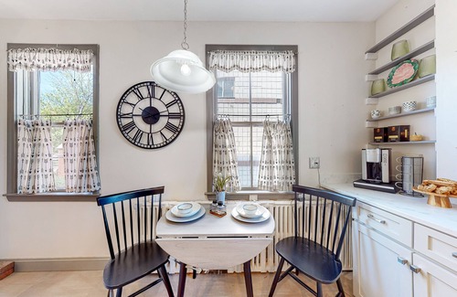 Parkside Apartment | Inviting Oceanfront Apartment with Kitchen & Fast WiFi