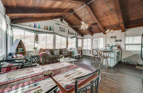 Kimberling City House | Cozy Kimberling City Cabin Steps from the Lake
