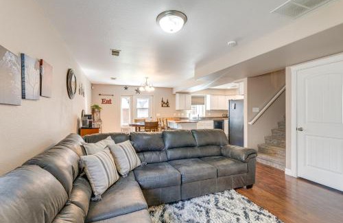 Cheyenne House | Welcoming Cheyenne Townhome with Spa, Near Downtown