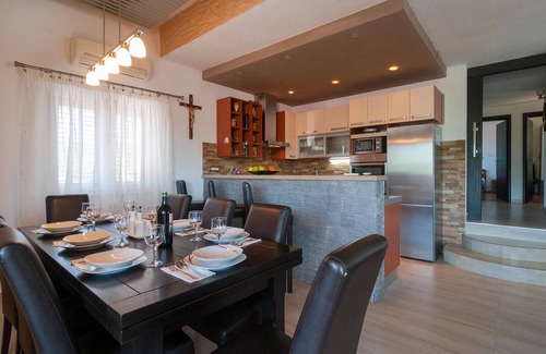 Slivno House | Cozy Cottage with Private Pool and Ocean Views
