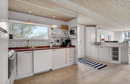 Thyholm House | Cozy Cottage with Scenic Countryside Views and Spa Amenities