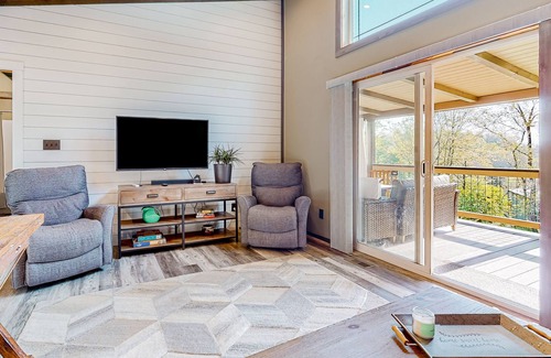 Marshall House | Cozy Dog-Friendly Retreat with Fitness Area & Firepit