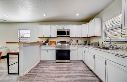 Blanco House | Pet-Friendly Retreat with Firepit, Deck & Central AC