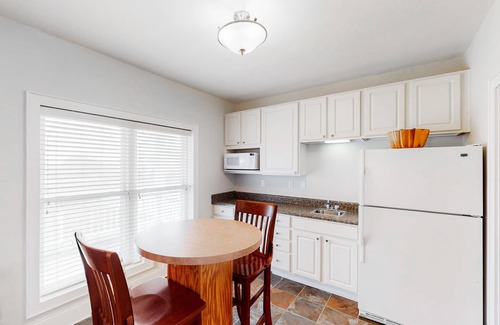 Rodanthe House | Cozy Retreat with Hot Tub, Ocean View & Family Amenities