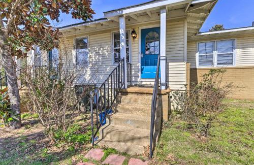 Forest Lake House | Cozy Retreat 2 Mi from University of Alabama with Spa