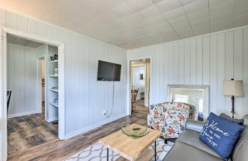 Forest Lake House | Cozy Retreat 2 Mi from University of Alabama with Spa