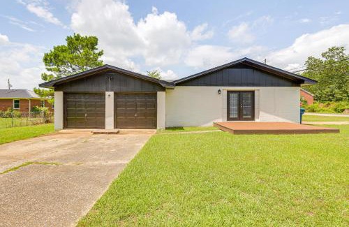 Jacksonville House | Inviting Jacksonville Home Less Than Half Mi to University