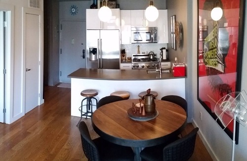 Downtown Brooklyn Apartment | Modern 1 Bedroom in Dumbo - Guest Rated 10/10, Accessible