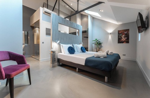 Oss House | Inviting room in Oss, a quick walk to local treasures