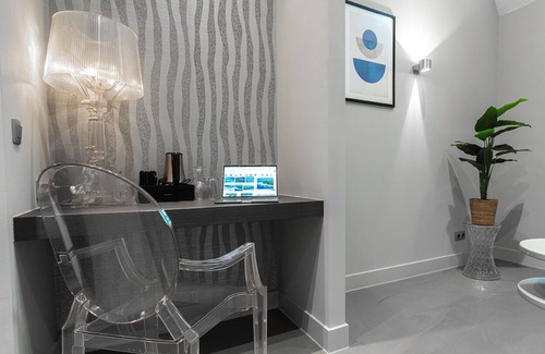Oss House | Inviting room in Oss, a quick walk to local treasures