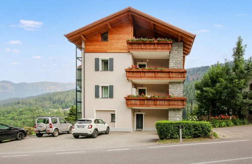 Mezzana Apartment | Scenic Vacation Apartment with Mountain Views and Spa