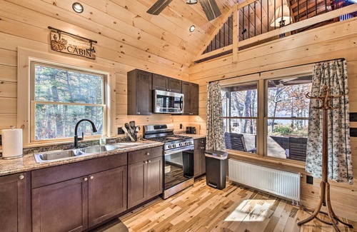 Weld Cabin | Cozy Webb Lake Cabin with Breathtaking Mountain Views